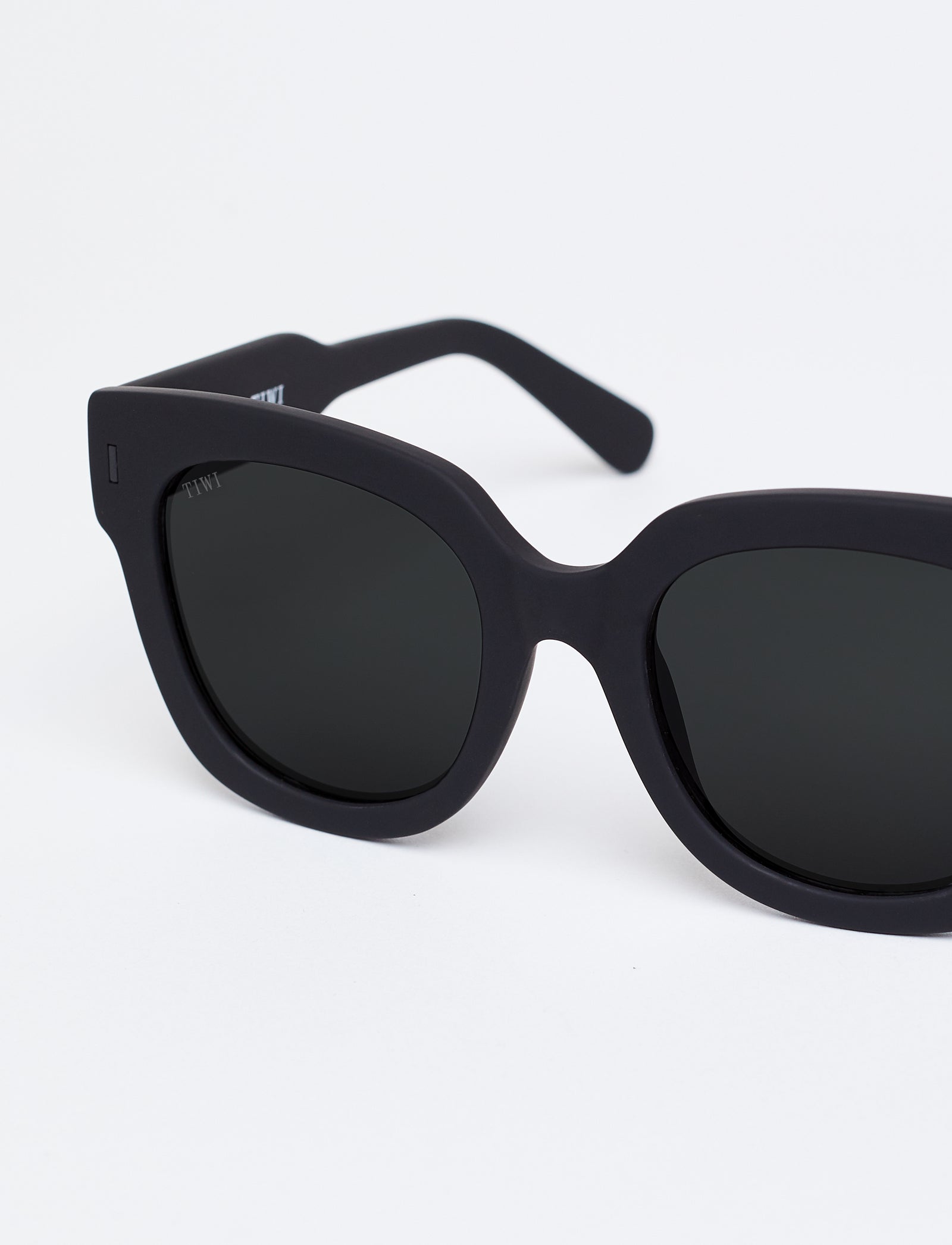 KERR - Total Black Edition – TIWI