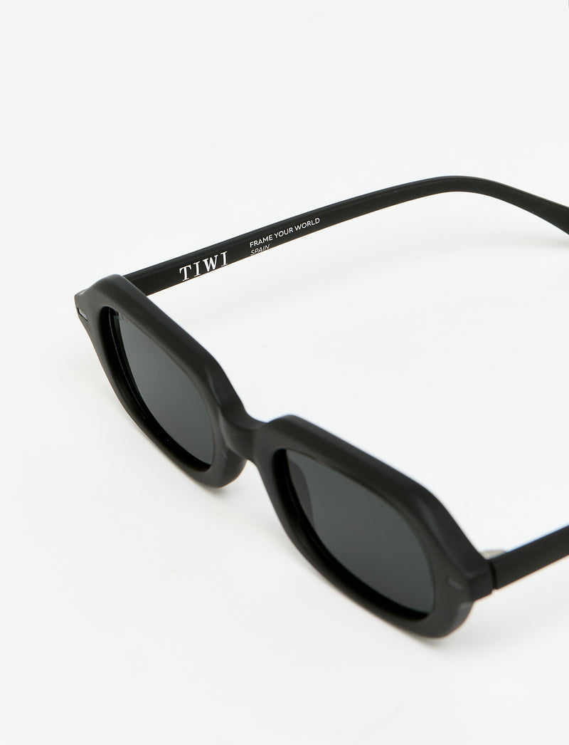 BENNETT - Rubber Black