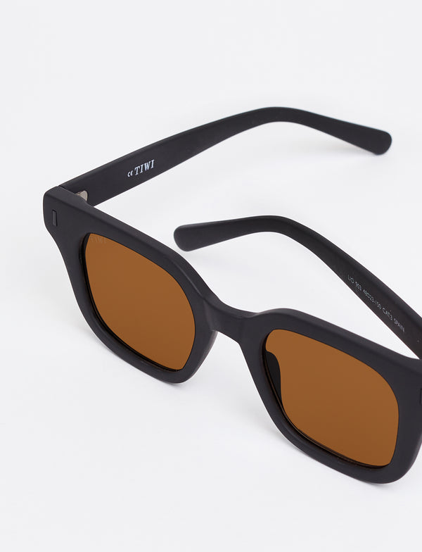 LIO -Rubber Black with Orange Lenses